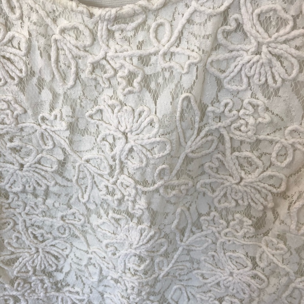 Embroidered Crop Top - Picture 2 of 4